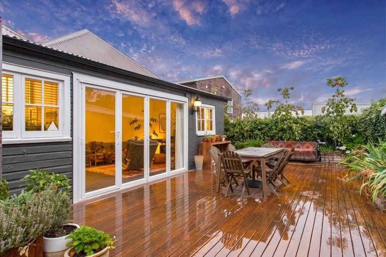 Photo of property in 75 Ranfurly Street, St Albans, Christchurch, 8014