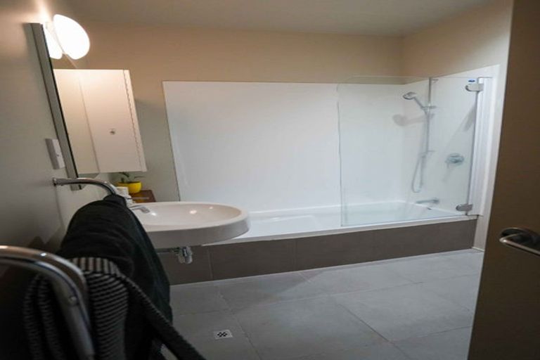 Photo of property in 9b Onslow Road, Khandallah, Wellington, 6035