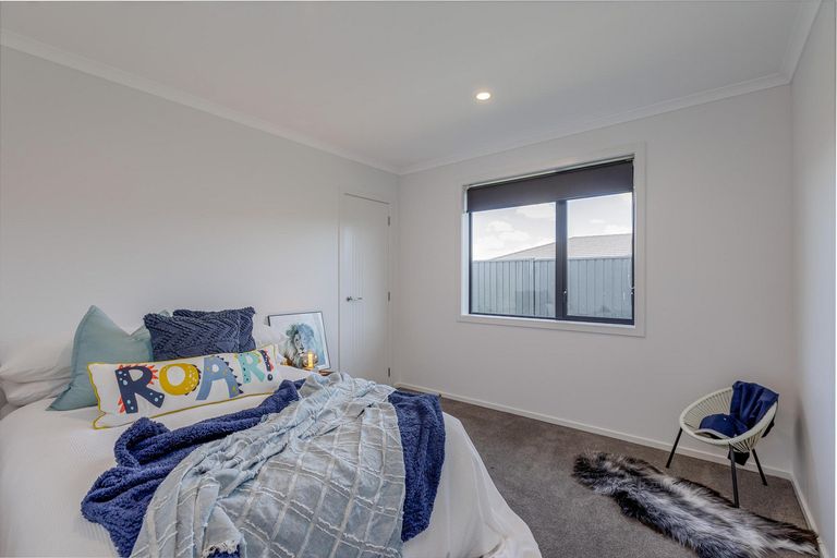 Photo of property in 16 Austin Reid Avenue, Carterton, 5713