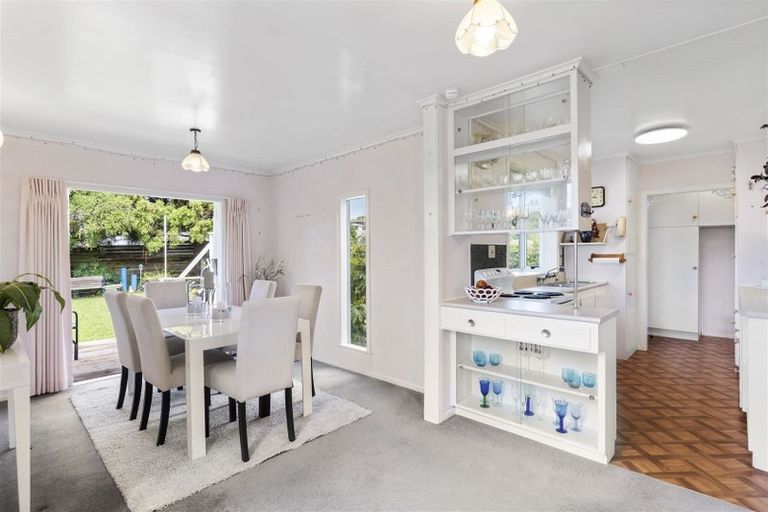 Photo of property in 7 Lyford Crescent, Sunnynook, Auckland, 0620