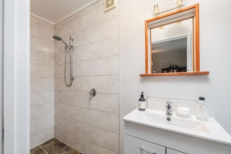 Photo of property in Apple Bnb, 3 Kaipatiki Rise, Haruru, 0204