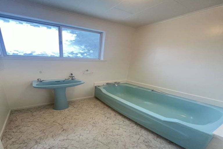 Photo of property in 20 Sunnyhill Crescent, Sunnyhills, Auckland, 2010