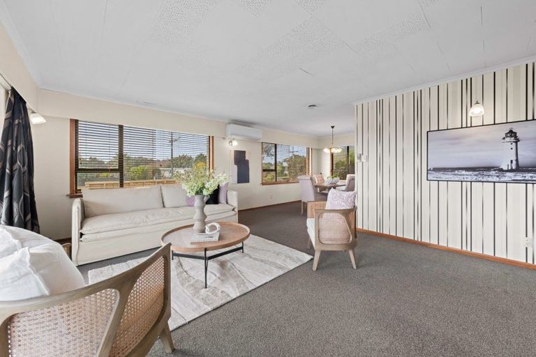 Photo of property in 36 Wairau Road, Oakura, 4314