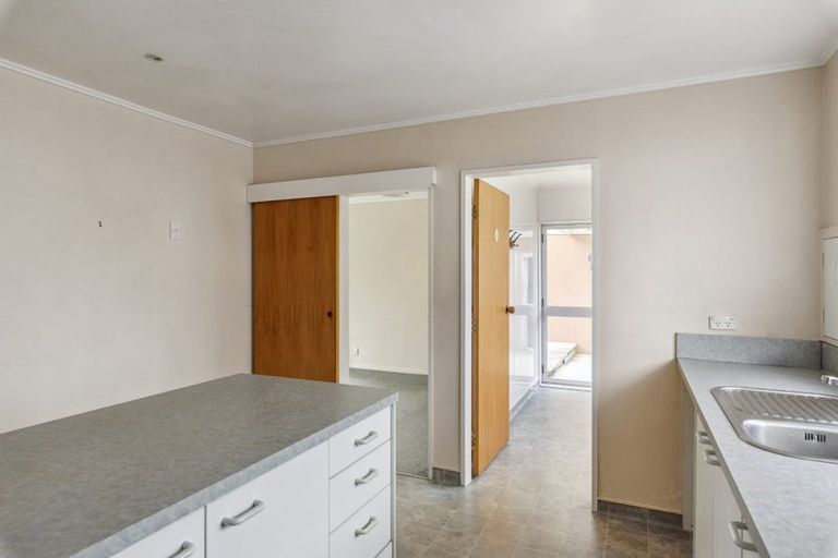 Photo of property in 28 Kapiti Road, Paraparaumu, 5032