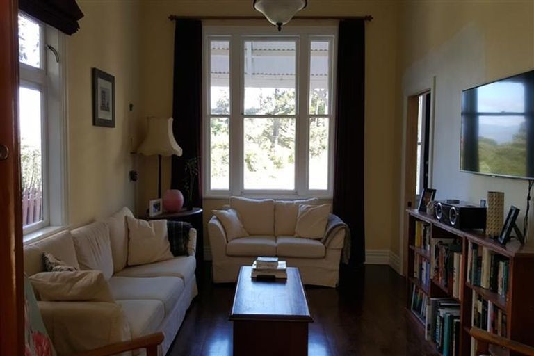 Photo of property in 17 Patanga Crescent, Thorndon, Wellington, 6011