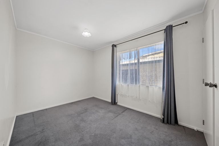 Photo of property in 1 Dalmahoy Place, Wattle Downs, Auckland, 2103