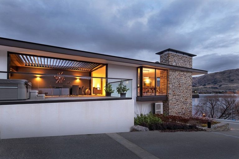 Photo of property in 4 Bay Rise, Wanaka, 9305