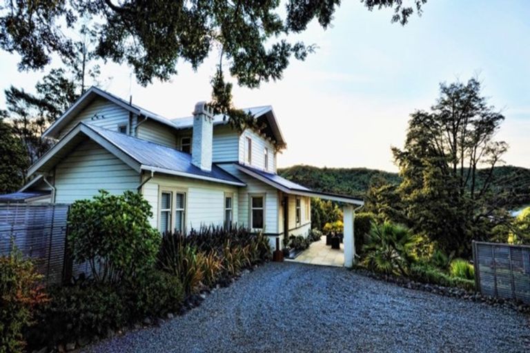 Photo of property in 19-21 Leicester Street, Picton, 7220