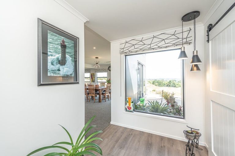 Photo of property in 37 Tirimoana Place, Otamatea, Whanganui, 4501