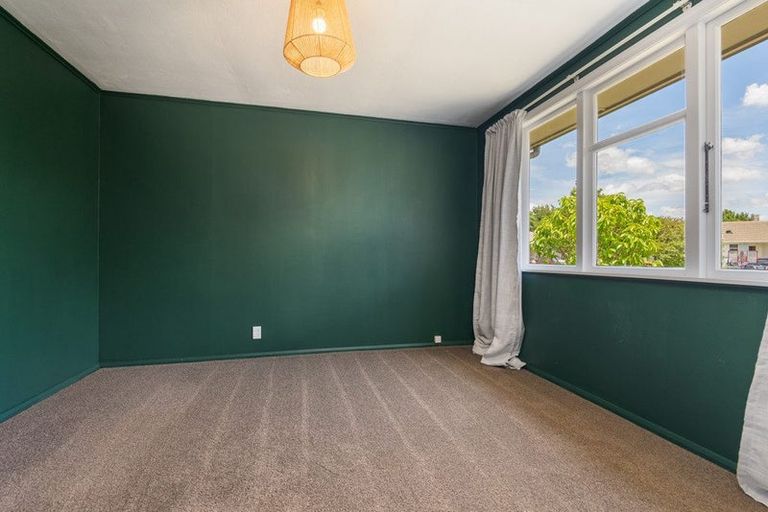 Photo of property in 3 Heath Place, Awapuni, Palmerston North, 4412