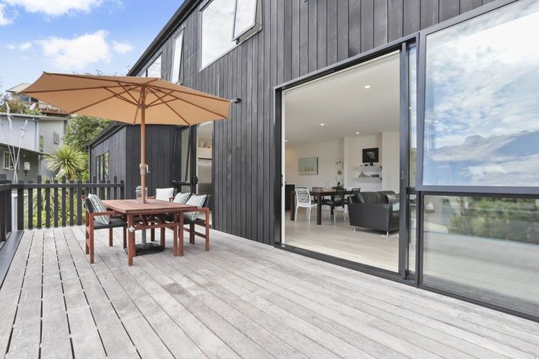 Photo of property in 102 Balmain Road, Chatswood, Auckland, 0626