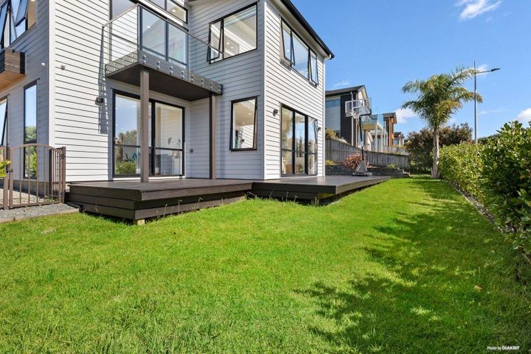 Photo of property in 13 Caldera Drive, Long Bay, Auckland, 0630