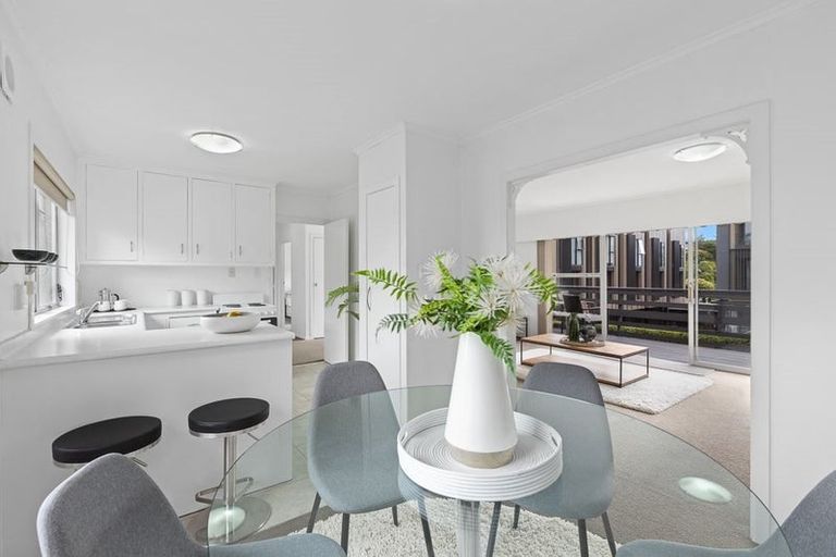 Photo of property in 2/50a Taharoto Road, Takapuna, Auckland, 0622