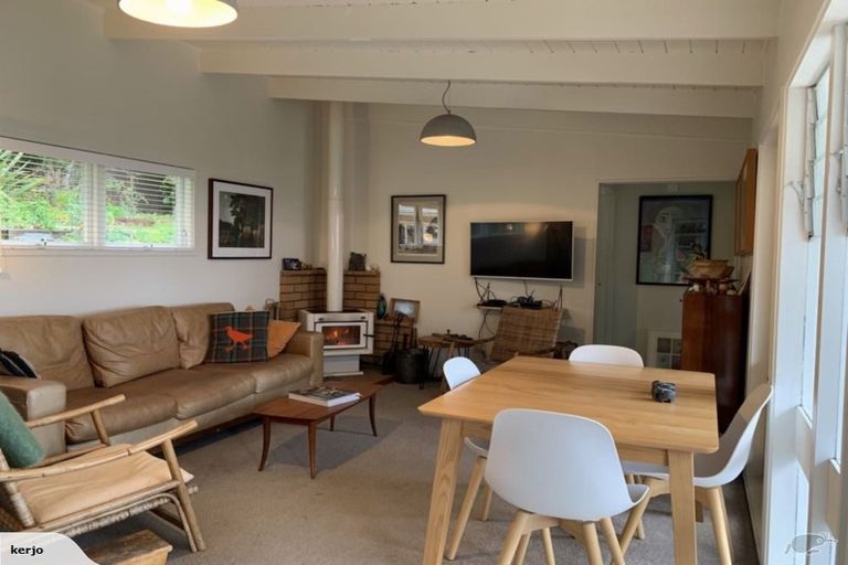 Photo of property in 115 Piha Road, Piha, New Lynn, 0772