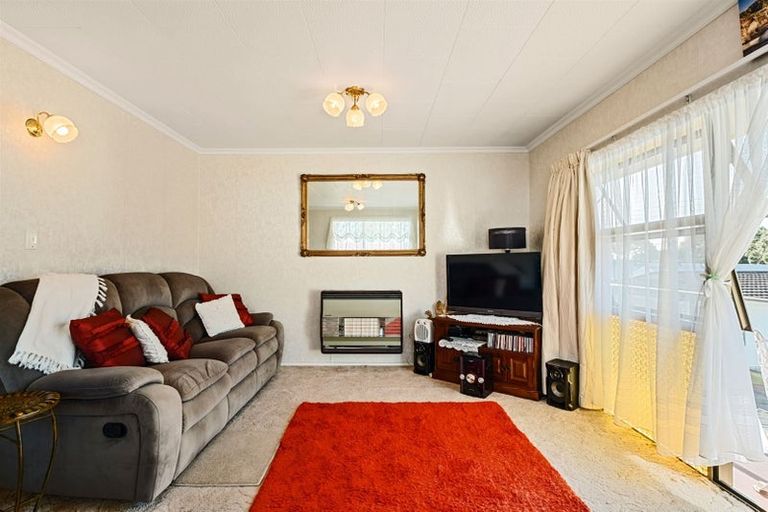 Photo of property in 1/6 Princess Street, Waitara, 4320