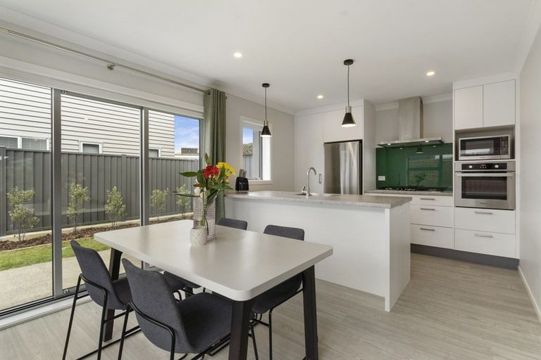 Photo of property in 10 Tieke Lane, Kenepuru, Porirua, 5022