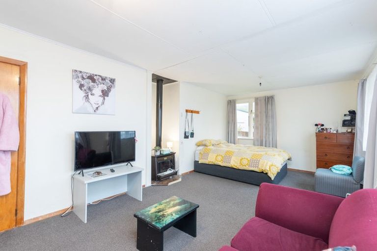 Photo of property in 90a Corinna Street, Waitangirua, Porirua, 5024