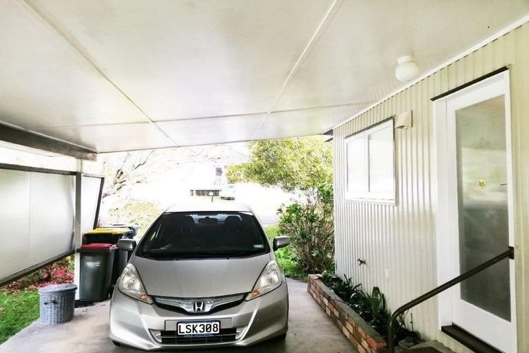 Photo of property in 10 Paramu Avenue, Birkdale, Auckland, 0626
