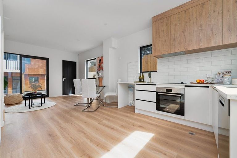 Photo of property in 7/18 Dellwood Avenue, Henderson, Auckland, 0612