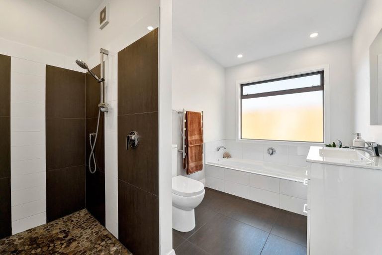 Photo of property in 14a Arawa Street, Welbourn, New Plymouth, 4312