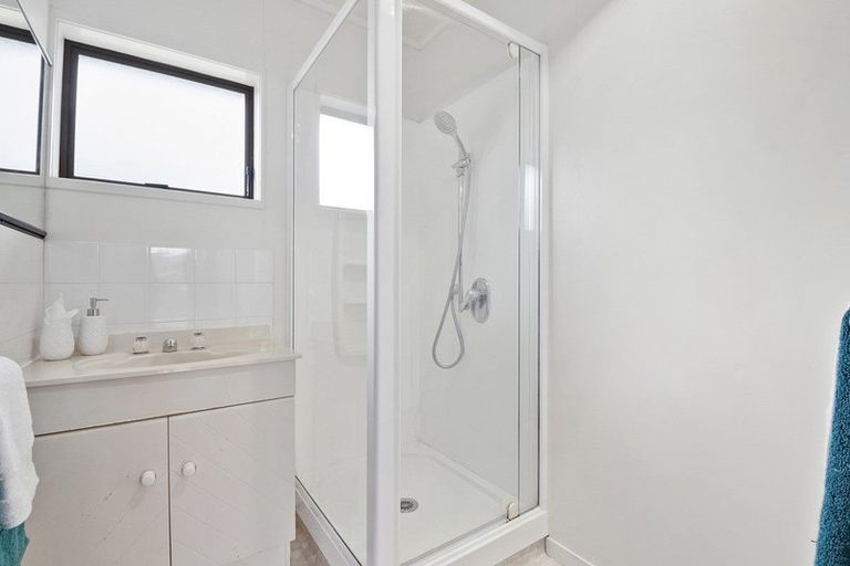 Photo of property in 2/31 Ti Nana Crescent, Henderson, Auckland, 0610