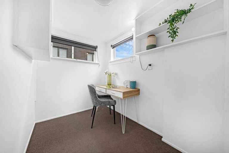 Photo of property in 53a Sylvan Crescent, Te Atatu South, Auckland, 0610
