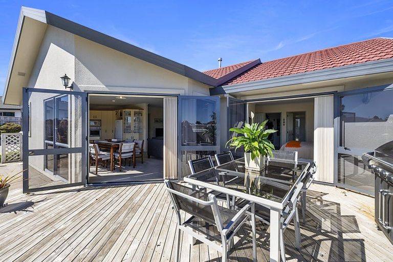 Photo of property in 26 Ashmore Drive, Frankleigh Park, New Plymouth, 4310