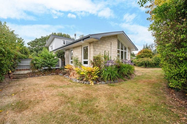 Photo of property in 22 Halstead Road, Pleasant Point, 7903