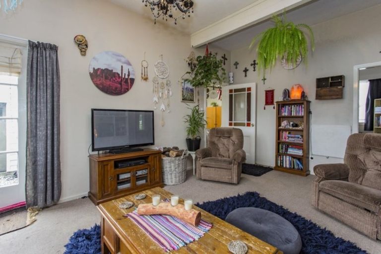 Photo of property in 84 Main North Road, Woodend, 7610