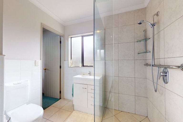 Photo of property in 112 Weraroa Road, Levin, 5510