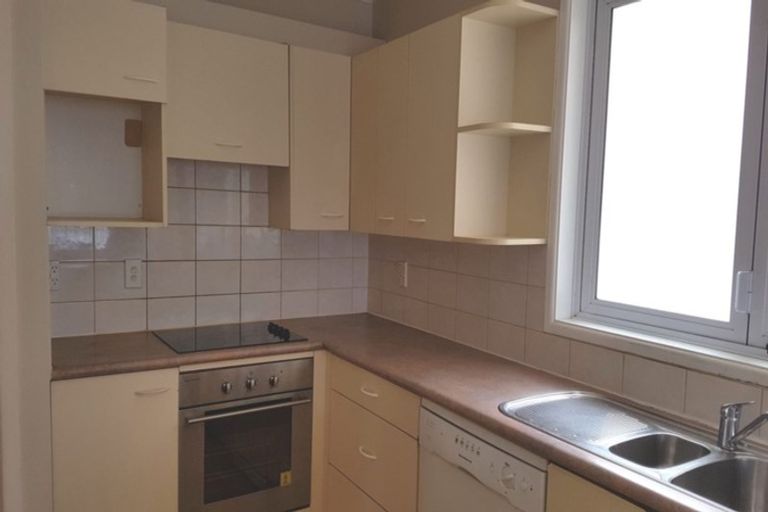 Photo of property in 27 Arrow Road, Forrest Hill, Auckland, 0620