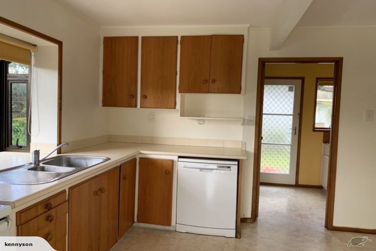 Photo of property in 2/14 Galloway Crescent, Farm Cove, Auckland, 2012