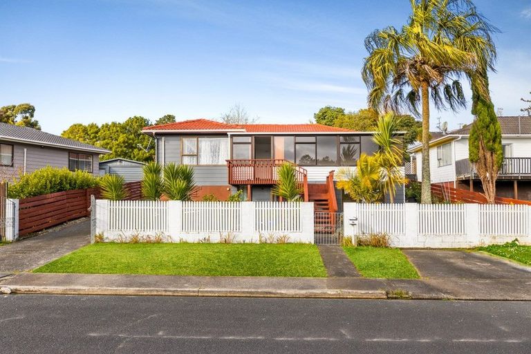 Photo of property in 14 Kellett Road, Ranui, Auckland, 0612