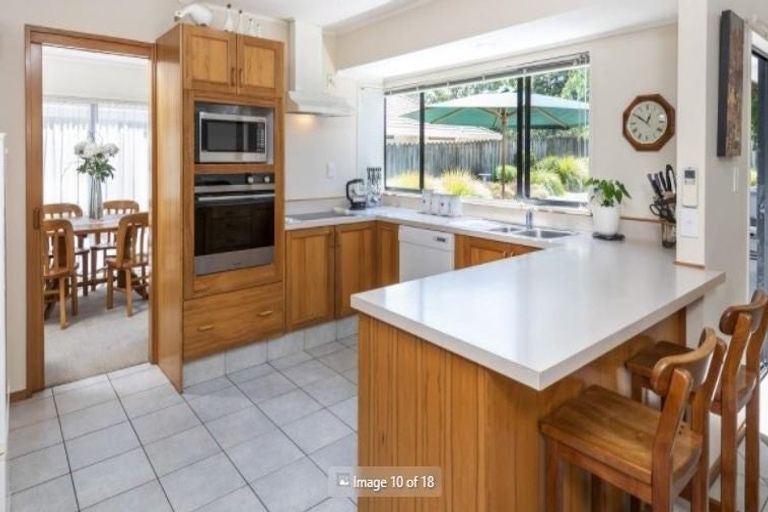 Photo of property in 10 Travers Place, Northpark, Auckland, 2013