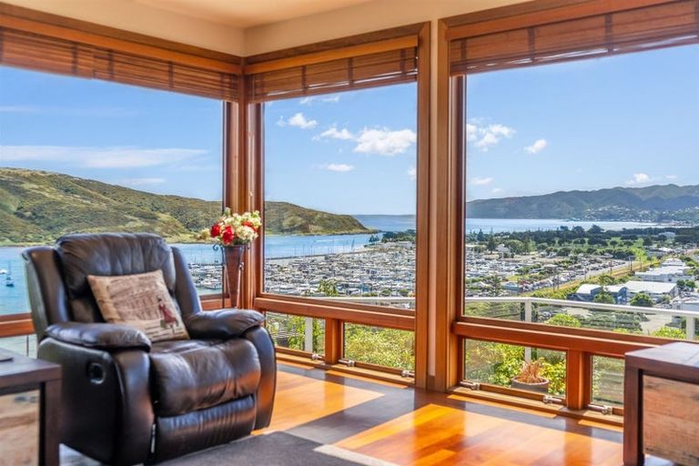 Photo of property in 62 Kiriwai Road, Paremata, Porirua, 5024