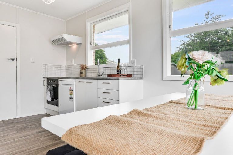 Photo of property in 11 Minifie Avenue, Melville, Hamilton, 3206