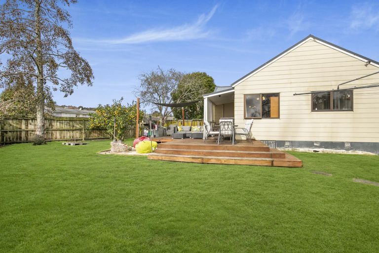 Photo of property in 12 Tilbrook Place, Papakura, 2110