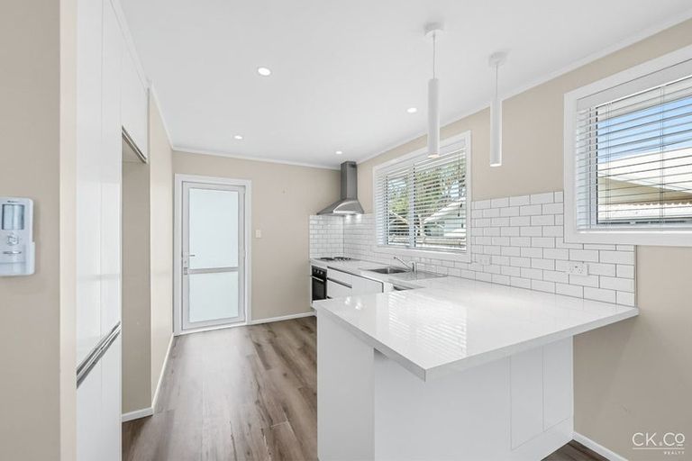 Photo of property in 1/12 Poplar Grove, Ebdentown, Upper Hutt, 5018