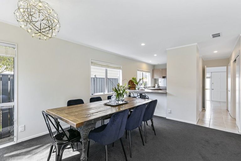 Photo of property in 10a Tutchen Avenue, Mount Victoria, Wellington, 6011