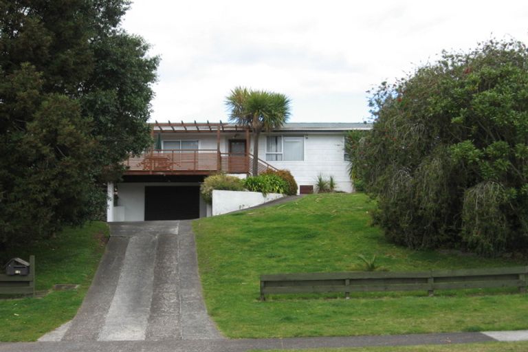 Photo of property in 17 Cumberland Crescent, Welcome Bay, Tauranga, 3112