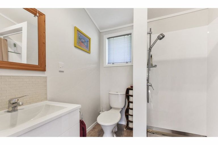 Photo of property in 20 Renata Road, Okiwi Bay, 7193