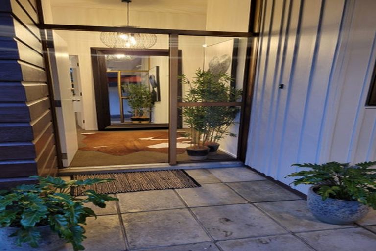 Photo of property in 3/2a Julian Place, Westown, New Plymouth, 4310