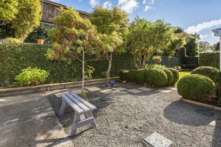 Photo of property in 16 Albatross Close, Whitby, Porirua, 5024