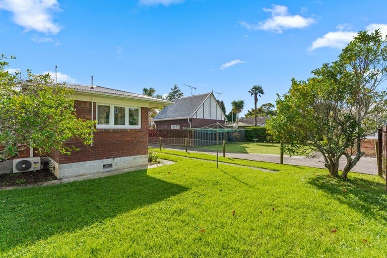 Photo of property in 2/24 Evelyn Place, Hillcrest, Auckland, 0627