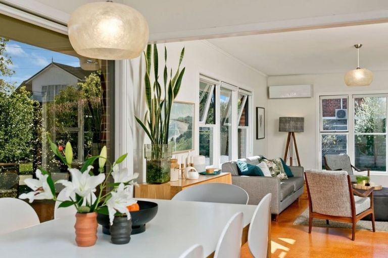 Photo of property in 2/54 Northboro Road, Belmont, Auckland, 0622