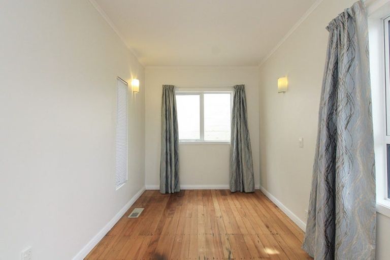 Photo of property in 43 Pembroke Road, Northland, Wellington, 6012