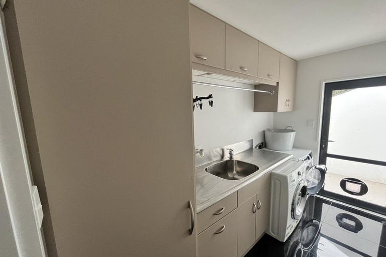 Photo of property in 10a Dalefield Drive, Cashmere, Christchurch, 8022