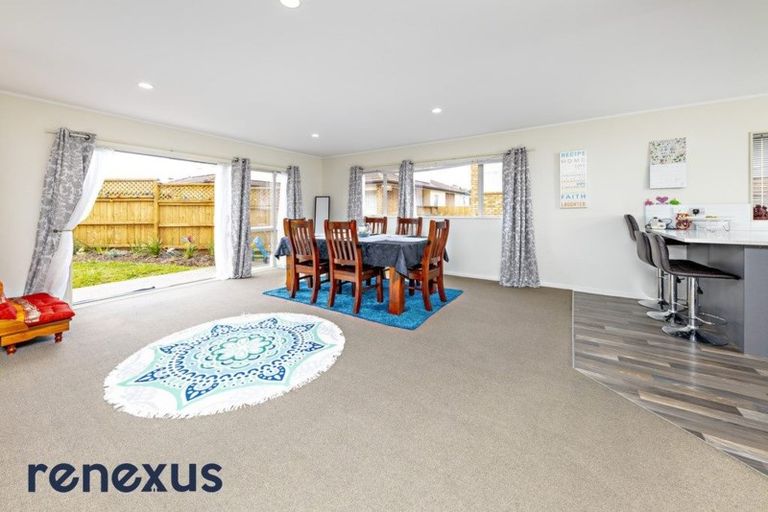 Photo of property in 8 Birchlea Rise, Goodwood Heights, Auckland, 2105