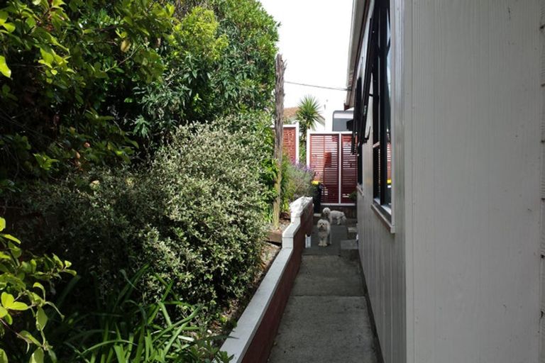 Photo of property in 3 Maracas Crescent, Grenada Village, Wellington, 6037