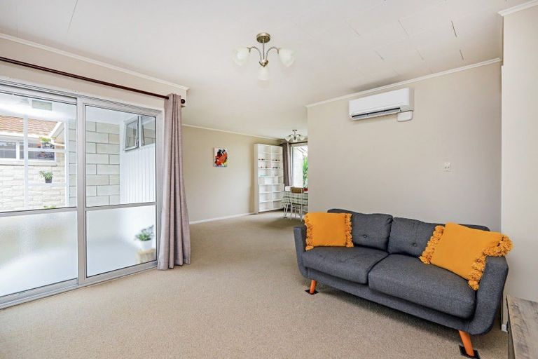 Photo of property in 2/308 Market Street South, Hastings, 4122